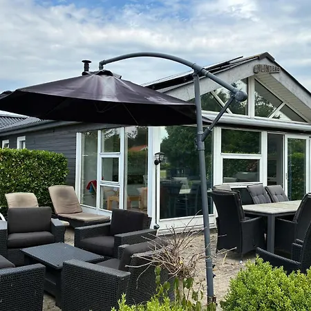 بيت للعطل 4 Bedroom Awesome In Vaeggerlose Bøtø By